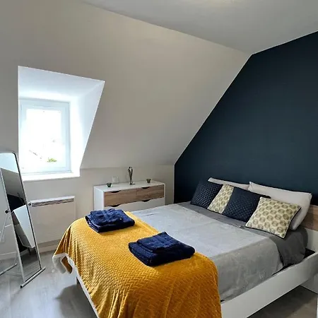 Lysbed - Desjardins Apartment