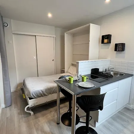 Lysbed - Desjardins Apartment